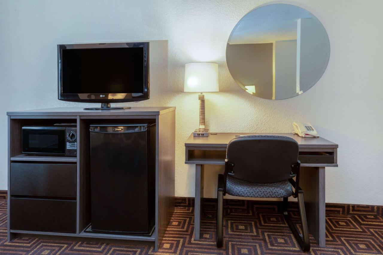 Super 8 By Wyndham