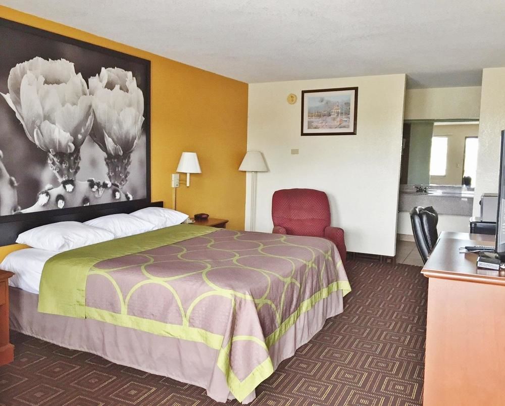 Hotel Super 8 By Wyndham 2*