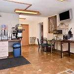 Super 8 By Wyndham Seguin 