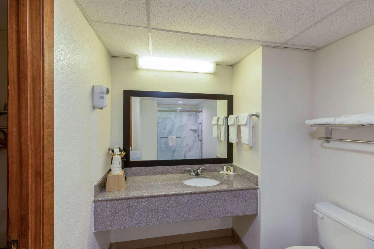 Super 8 By Wyndham 2*