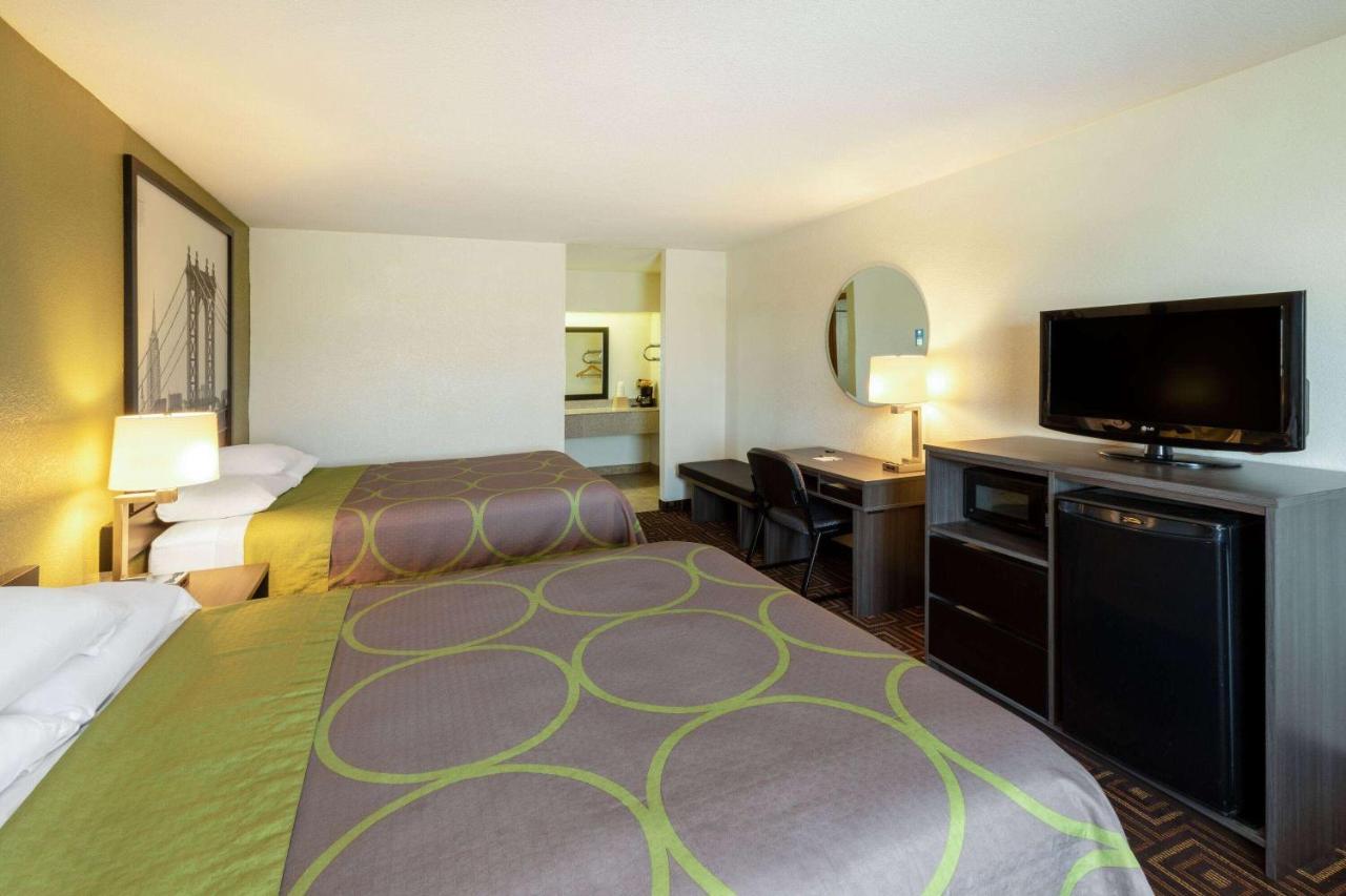 Hotel Super 8 By Wyndham Seguin