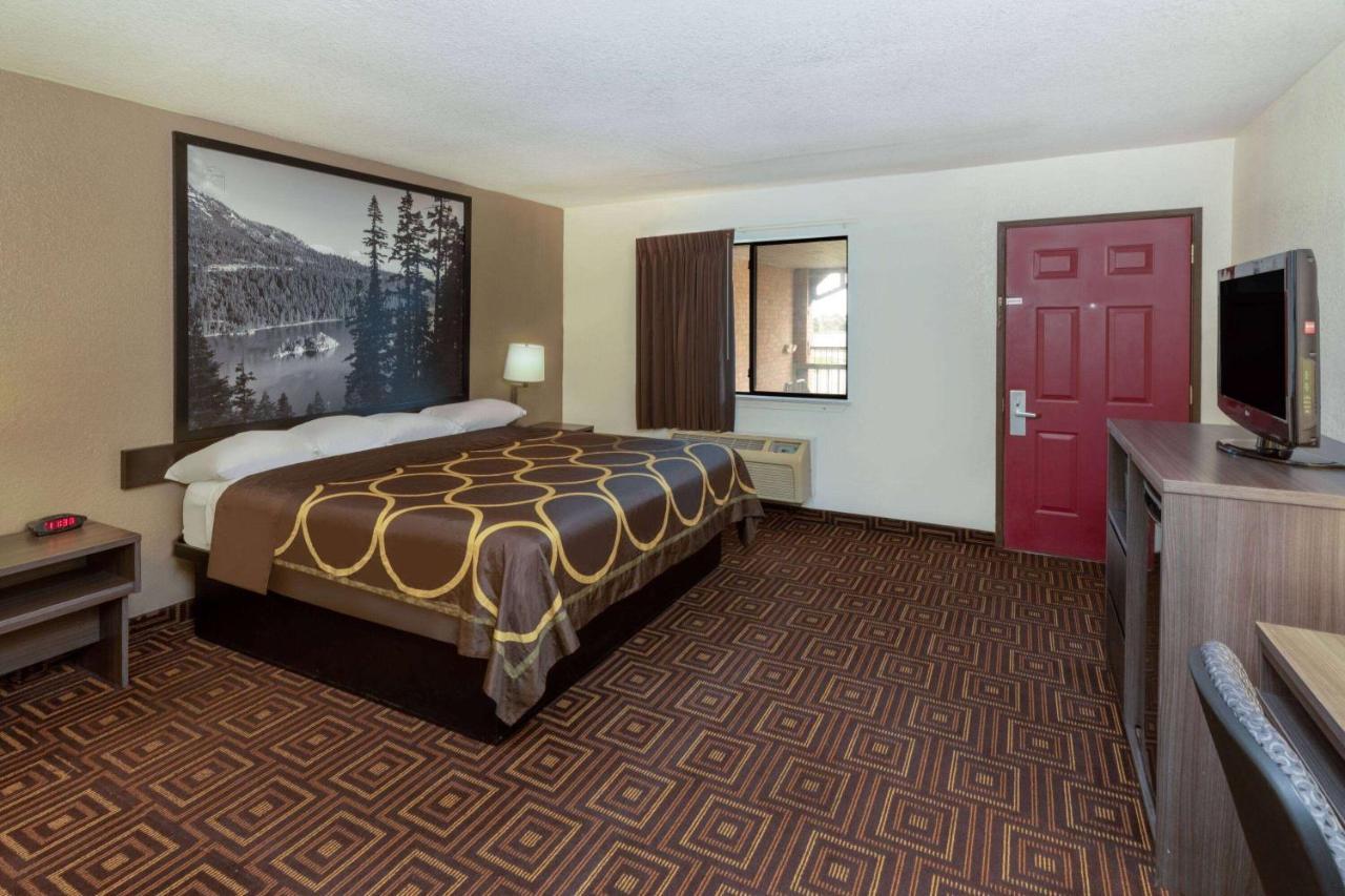 Hotel Super 8 By Wyndham 2*