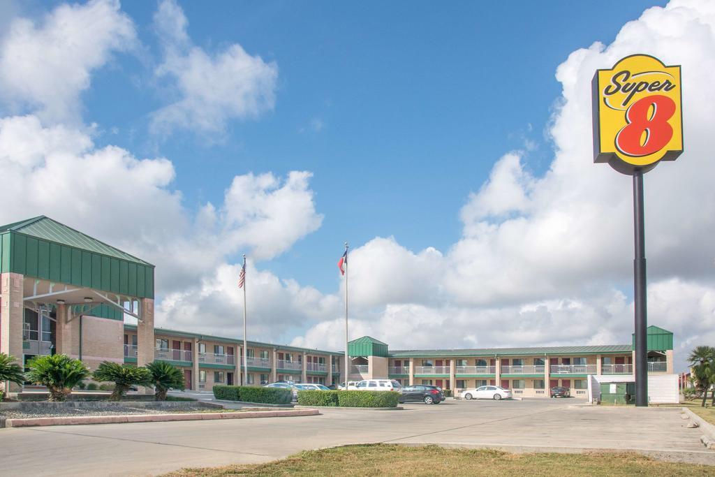 Hotel Super 8 By Wyndham 2*