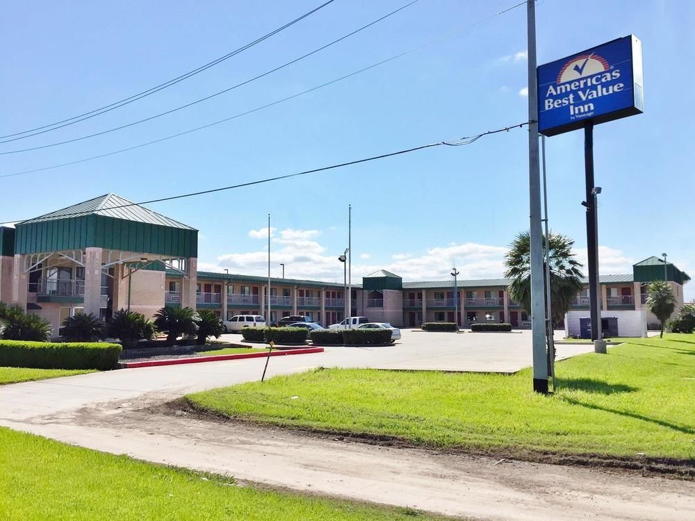 Super 8 By Wyndham Hotel Seguin