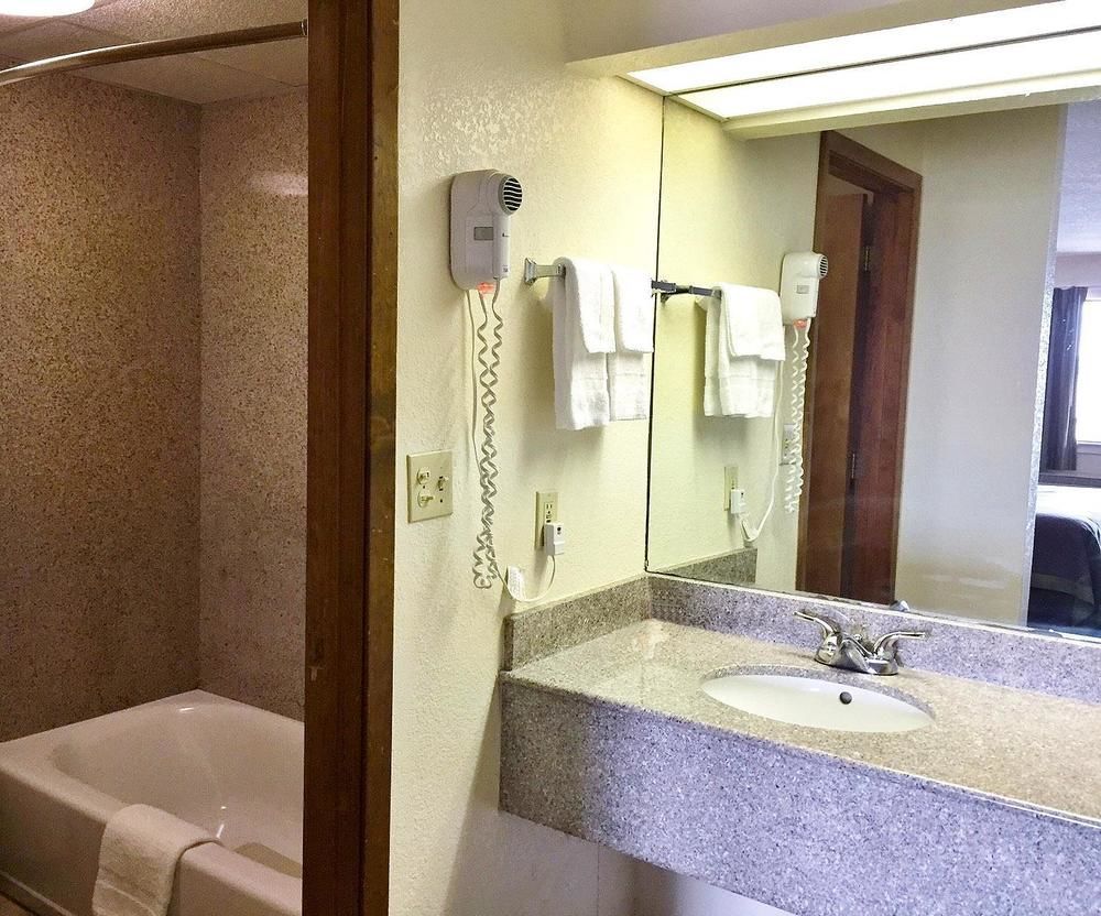 Super 8 By Wyndham 2* Seguin