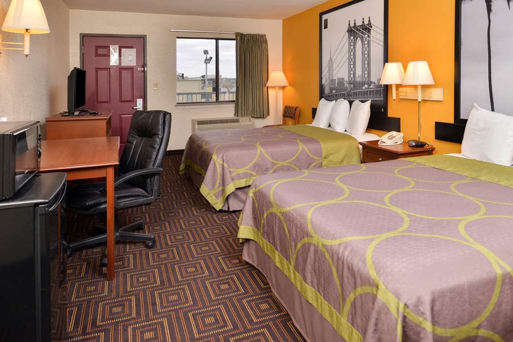Super 8 By Wyndham Hotel Seguin