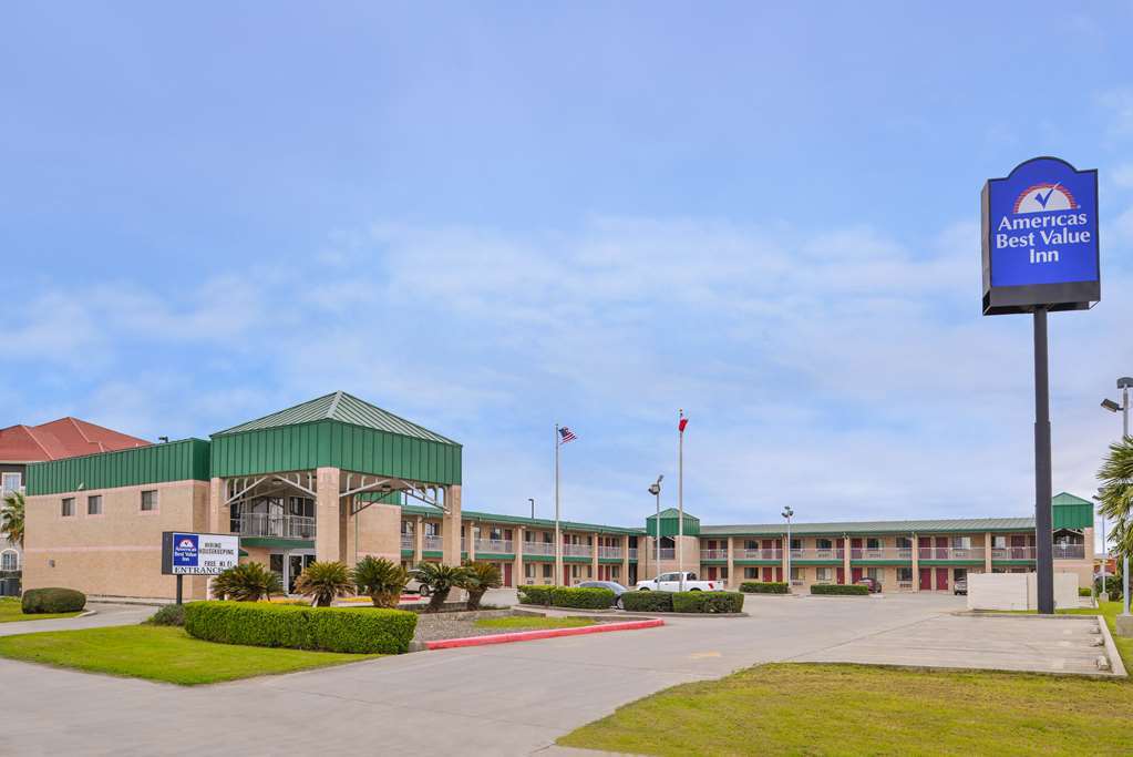 Super 8 By Wyndham Hotel 2*