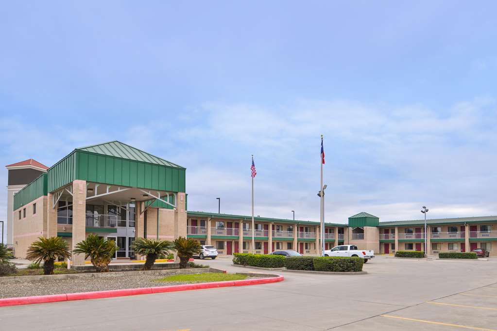 Hotel Super 8 By Wyndham Seguin