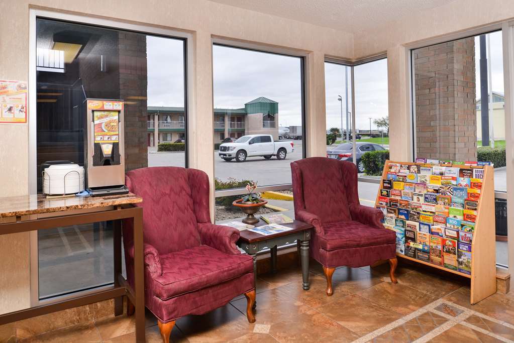 Super 8 By Wyndham Hotel Seguin