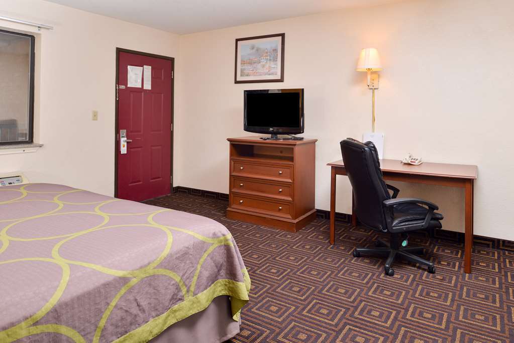 Hotel Super 8 By Wyndham 2*