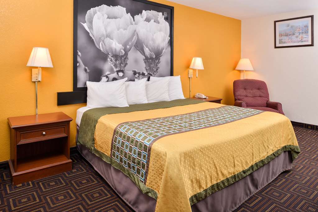 Super 8 By Wyndham Hotel 2*